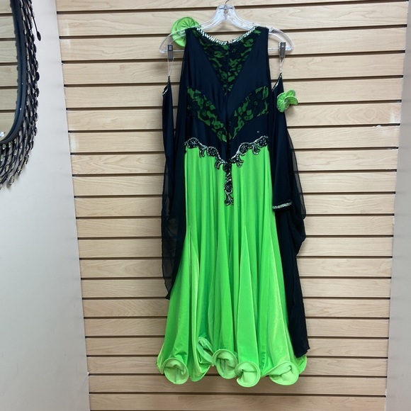 Gorgeous Ballroom Dance Dress Size Small 2-4 - Picture 10 of 11